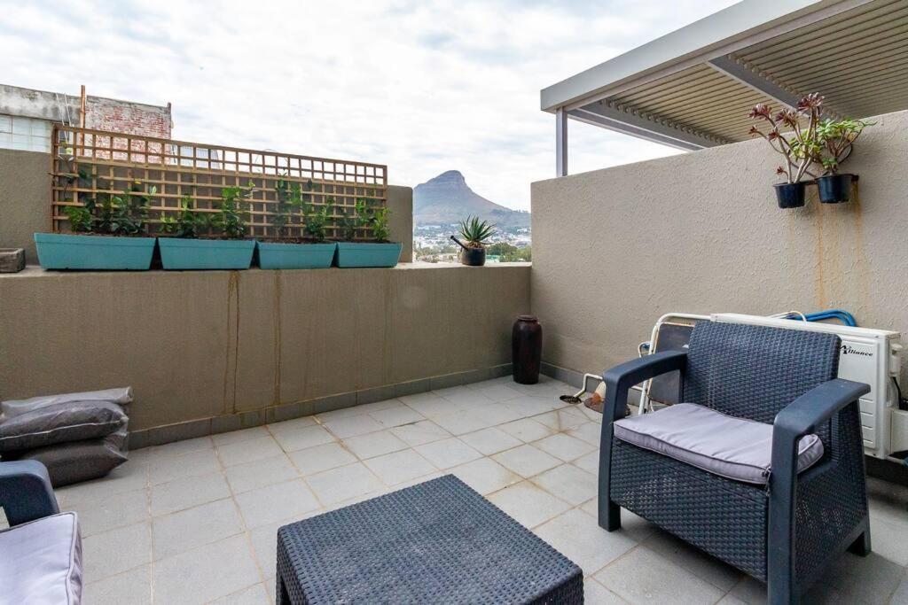 Four Seasons 818- Spacious Cbd Studio - Onsite Parking, Gym & Rooftop Pool Apartment Cape Town Exterior photo